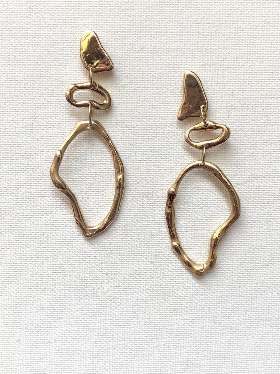 Mandy - boucles d'oreilles futuristes en bronze
