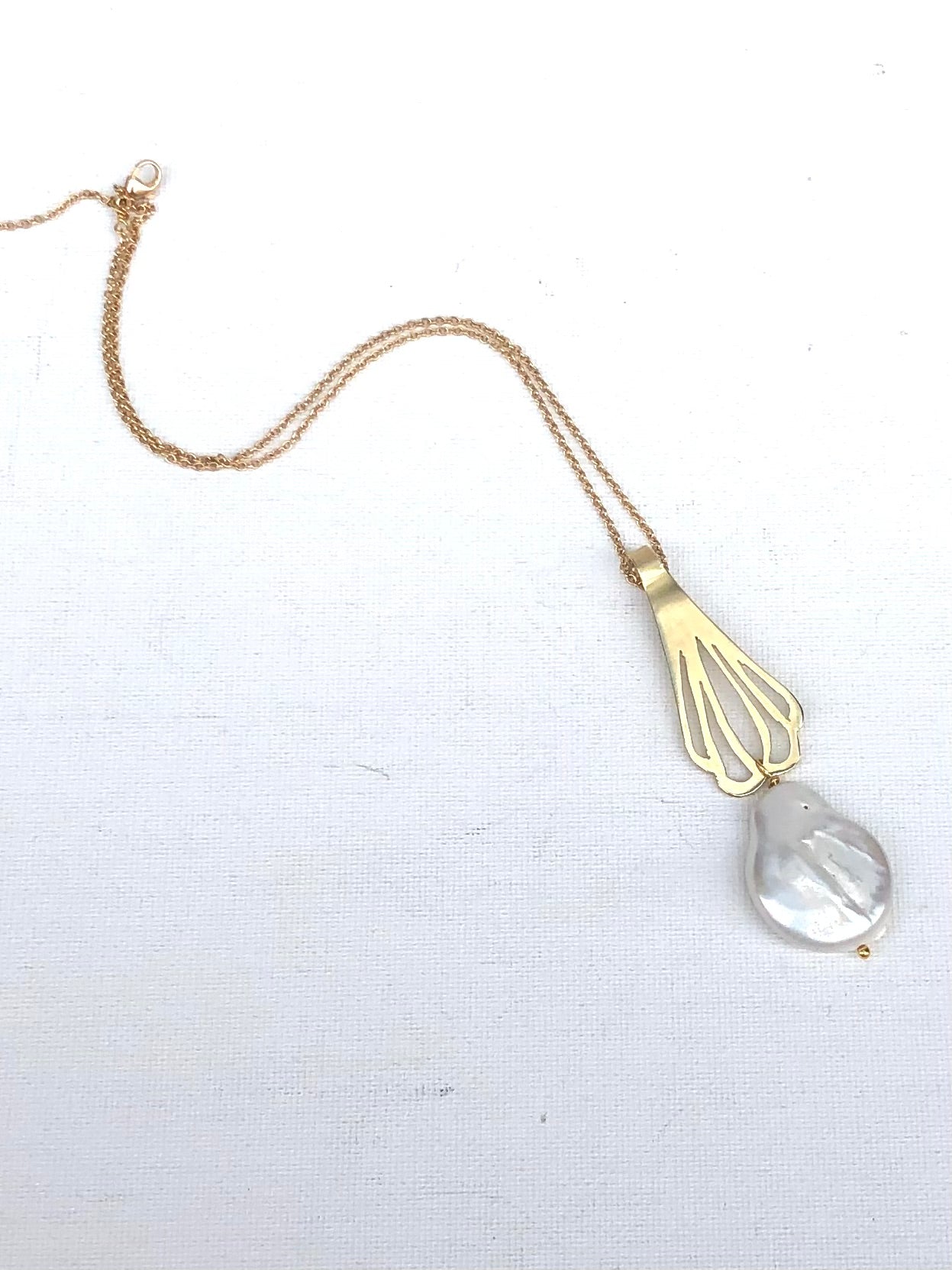 La Perla - pendentif plaqué or avec une magnifique perle baroque