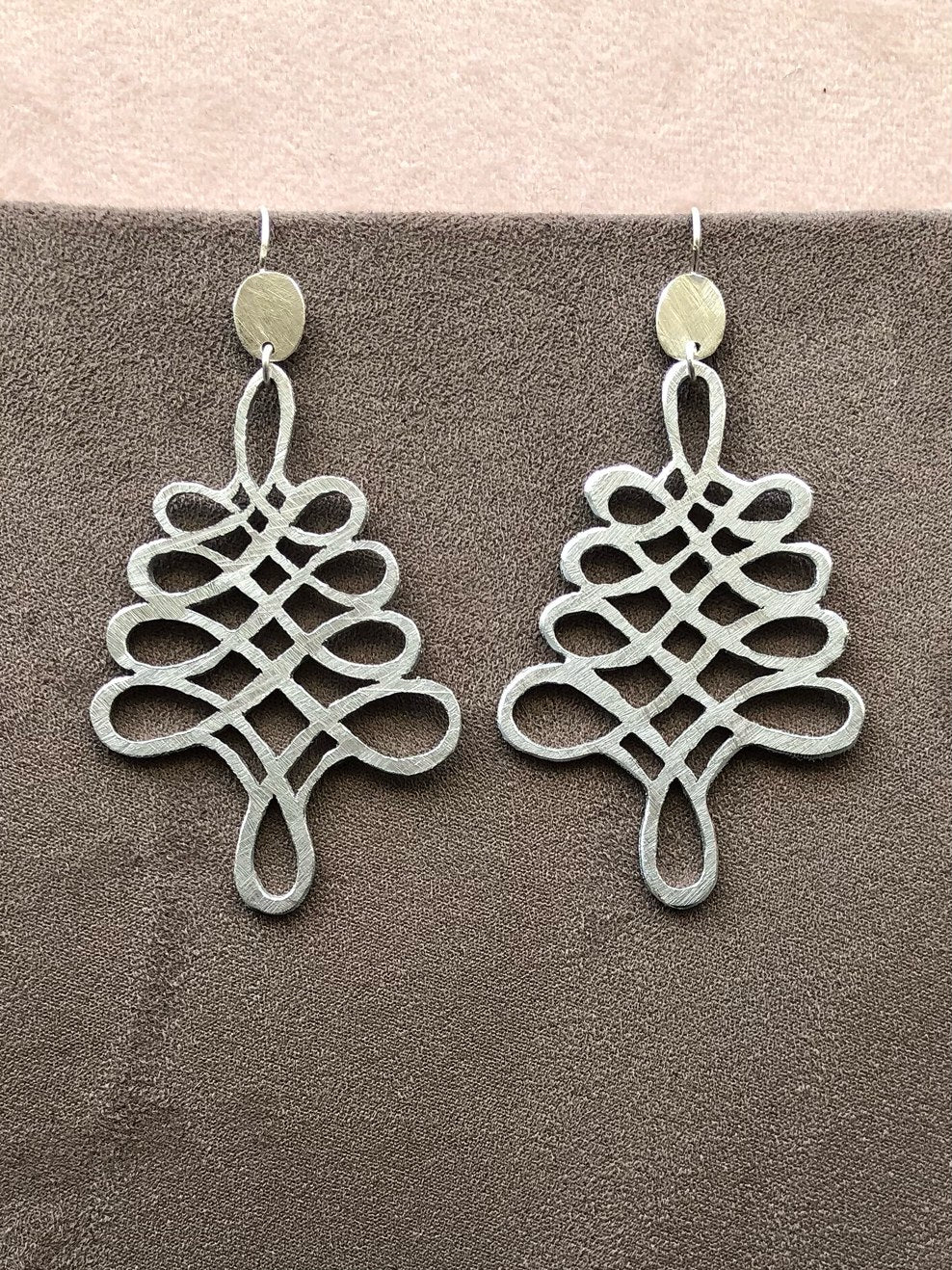 Twist - grandes boucles d'oreilles très légères en aluminium