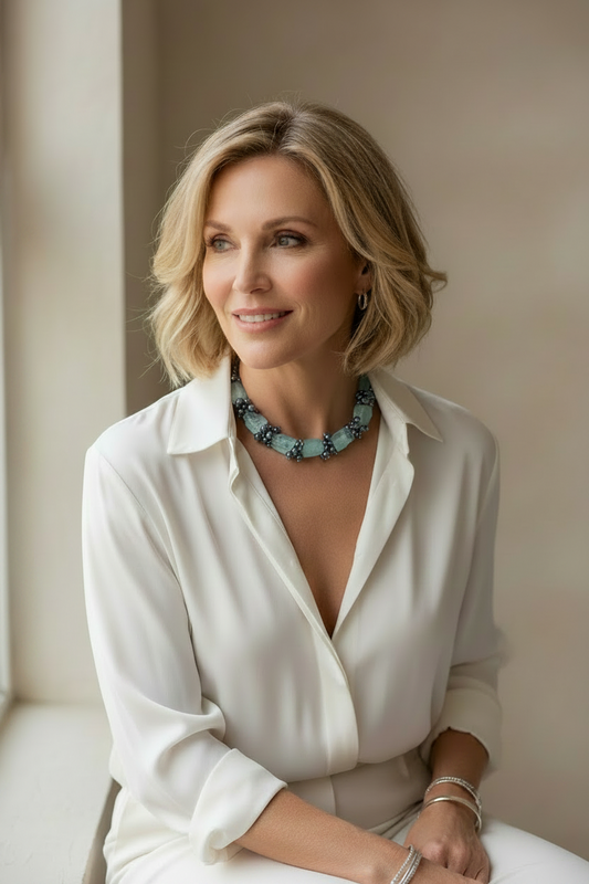 Chuck - collier extraordinaire en grappes de perles de cultures et quartz bleu