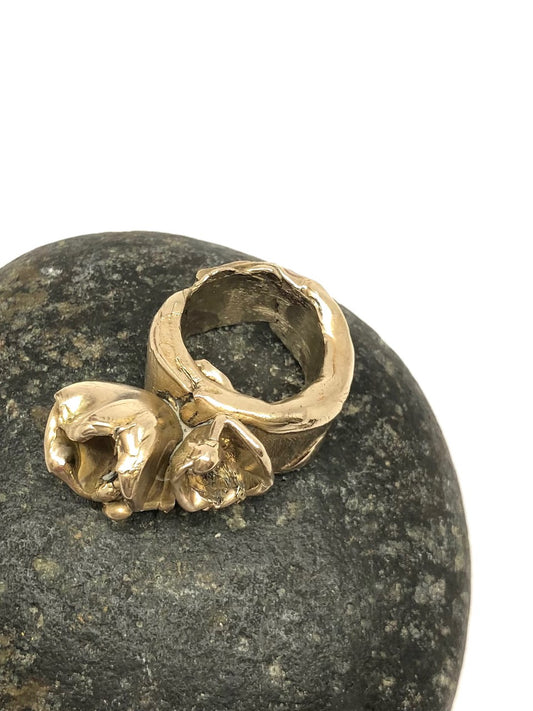 Flora - bague sculpturale en bronze