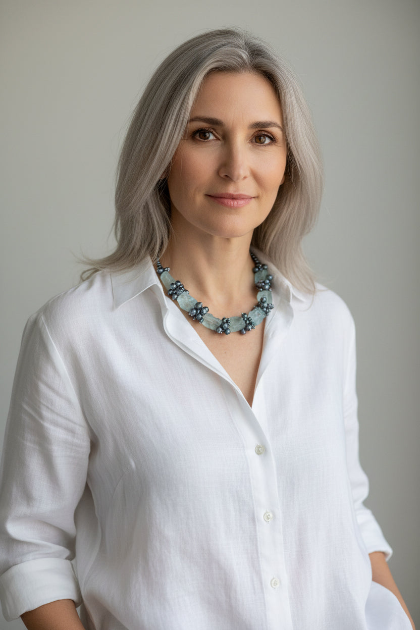 Cyreena - collier près du cou en grappes de perles et quartz bleus