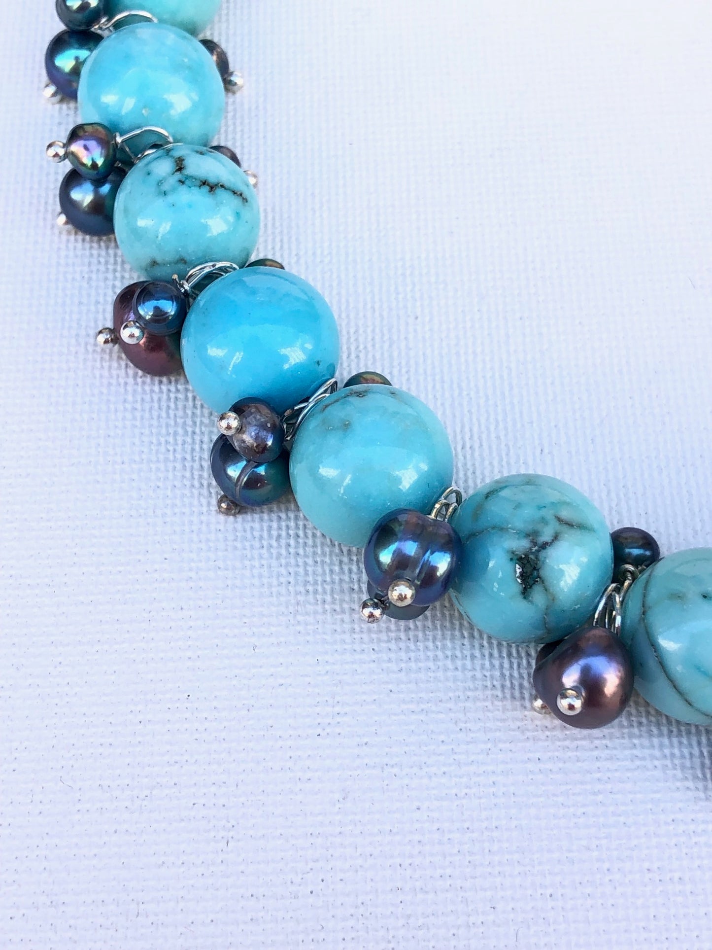 Cania - collier près du cou en turquoises et perles de culture